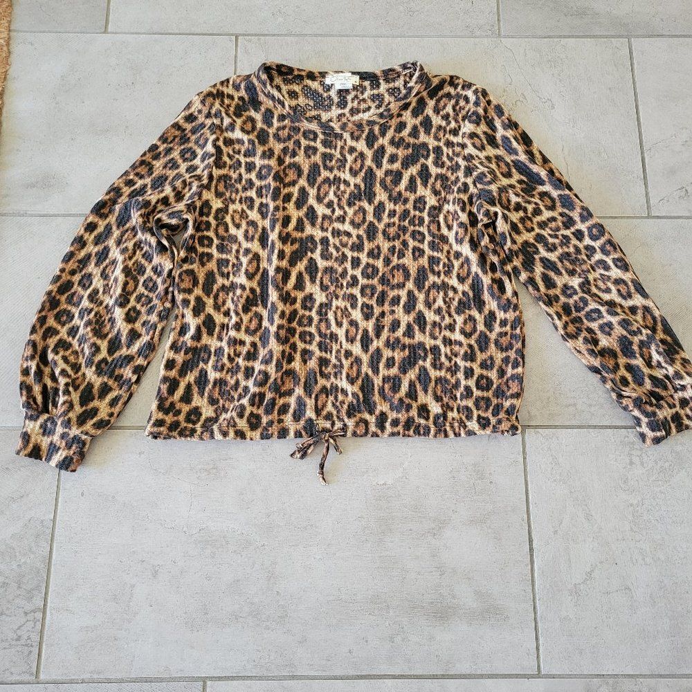 Olivia‎ Rae Woman’s snake skin print blouse  size L